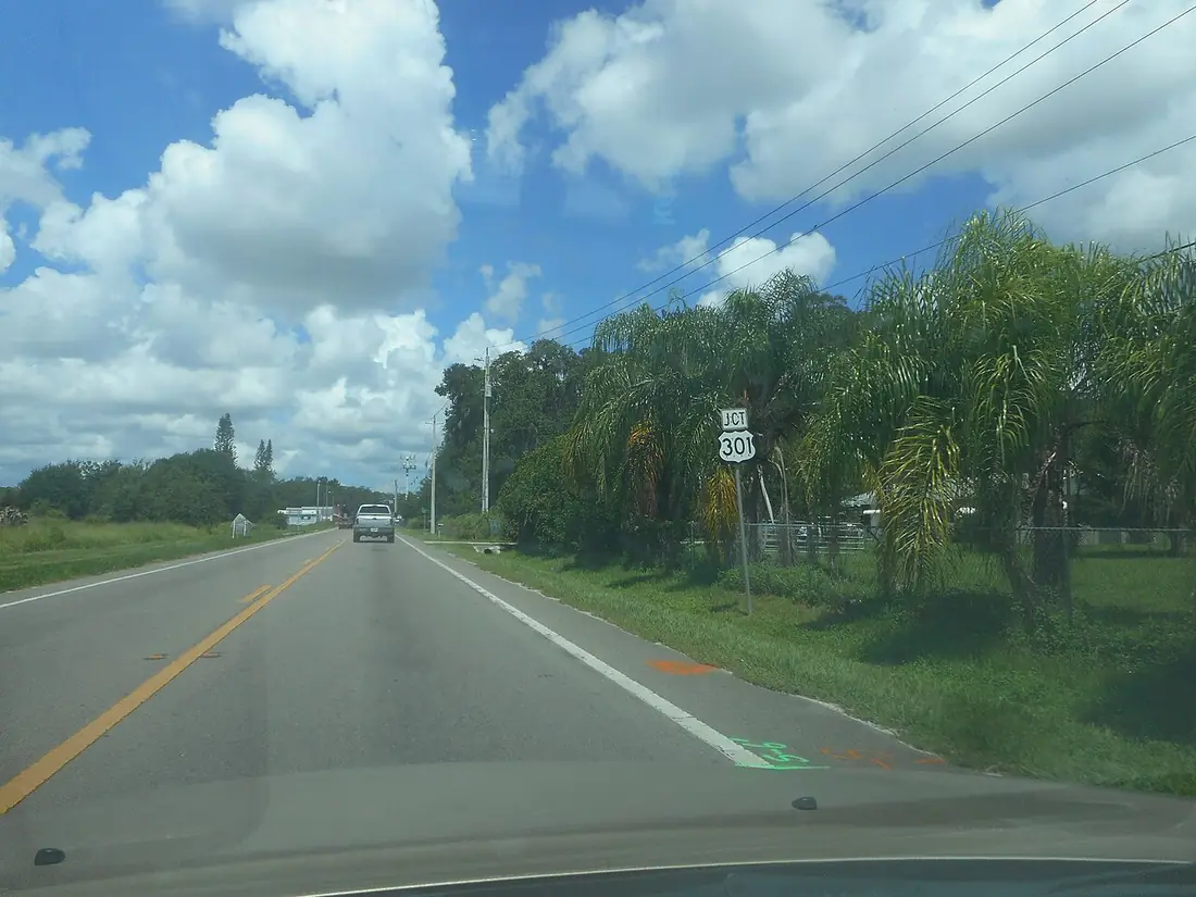 State Road 62 westbound approaching the US 301 junction sign in Parrish, Florida